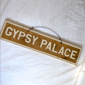 Brandy Melville “gypsy palace” sign